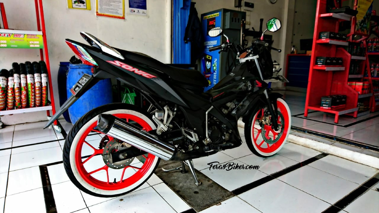 Modifikasi Motor Sonic Warna Putih Arena Modifikasi