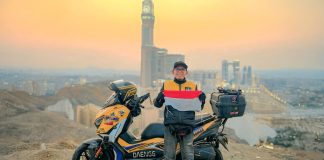 Kisah Perjalanan Biker XMAX Tembus 12 Negara Untuk Bisa Umrah di Tanah Suci Mekah!